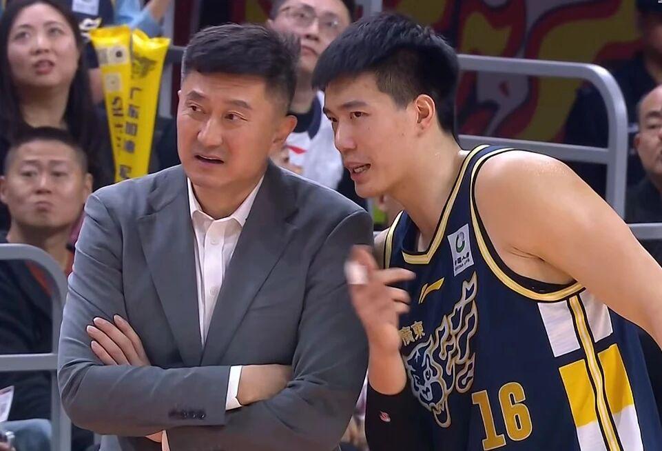 澳门新葡京娱乐城网站-广东男篮遭遇双重打击,焦泊乔常规赛报销,签新大外援的事也黄了
